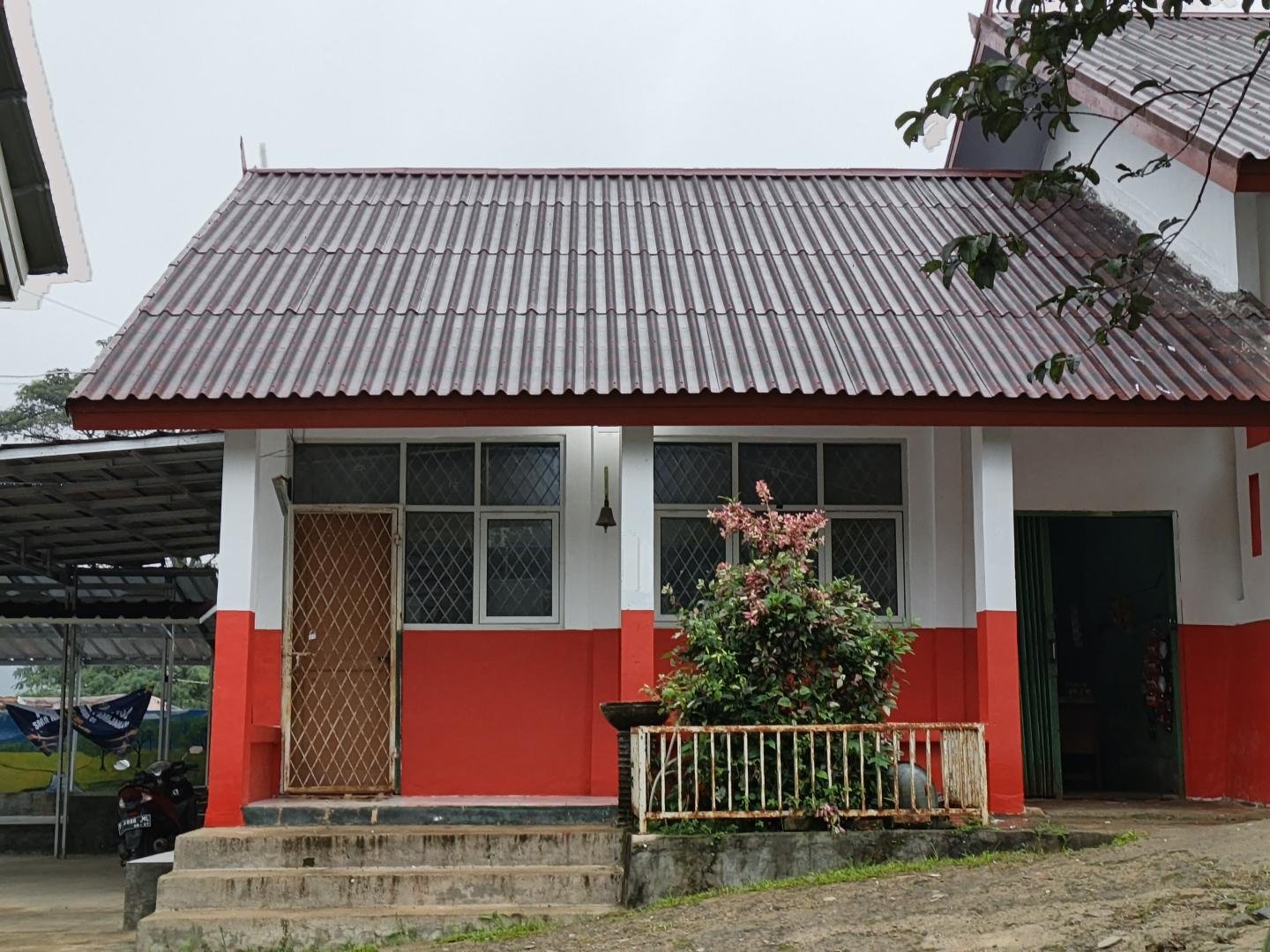 Ruang Guru dan Kepala Sekolah